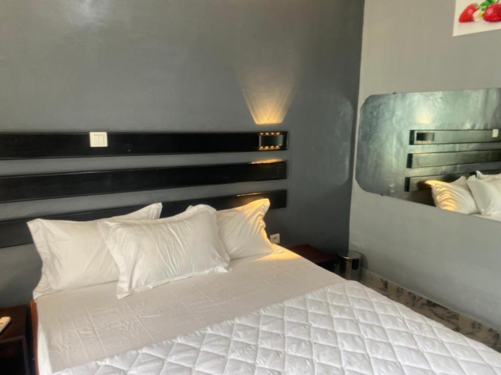 Hotel Sunrise Center Bonapriso 111 Douala Exteriér fotografie