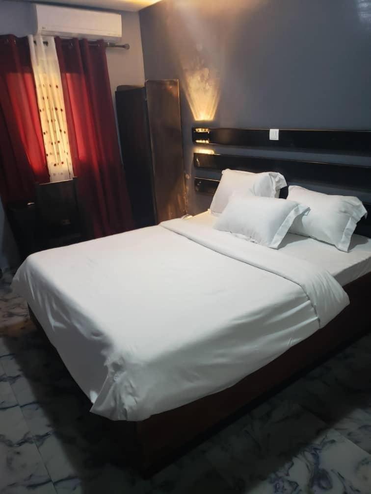 Hotel Sunrise Center Bonapriso 111 Douala Exteriér fotografie