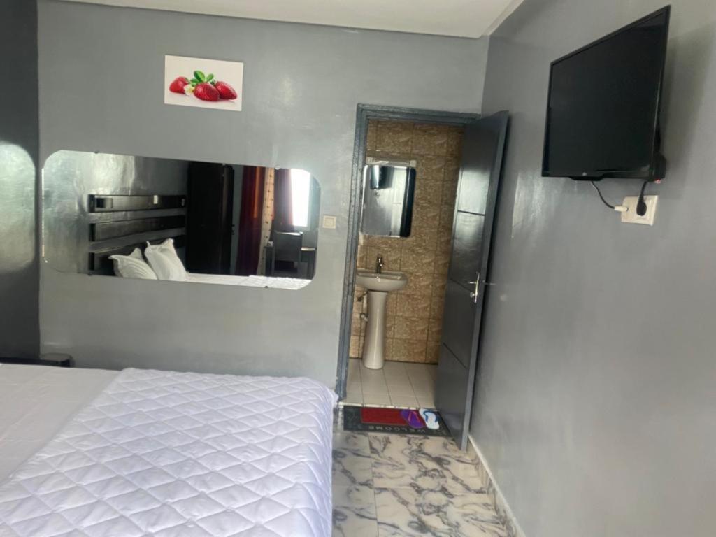 Hotel Sunrise Center Bonapriso 111 Douala Exteriér fotografie